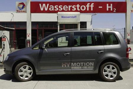 Auch den VW Touran gibt es schon als Hymotion-Prototyp mit Brennstoffzellenantrieb.