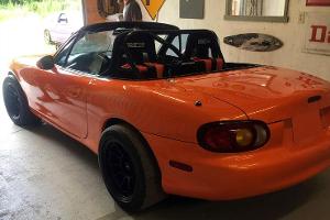 Roadster Mazda MX-5 mit V8