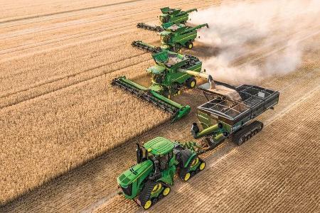 John Deere S690i