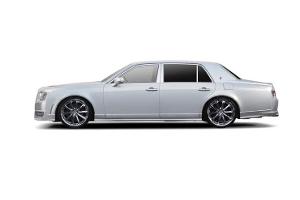 Luxuslimo Toyota Century im Chrysler-Look