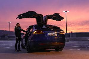 Mega-Sieg für Tesla - Smart und Suzuki floppen