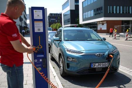 Hyundai Kona Elektro, Ladesäule Hyundai Kona Elektro, Ladesäule