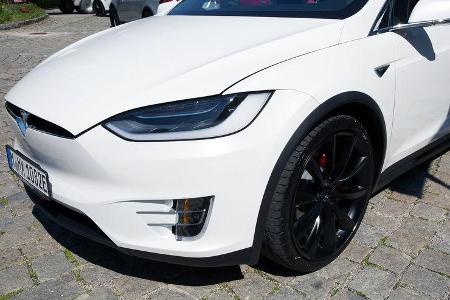 Tesla Model X 2016