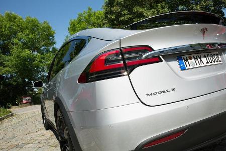 Tesla Model X 2016