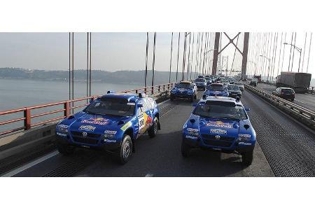 VW rückte mit einer Armada von vier Werks-Touareg und einem Semi-Werksauto an.