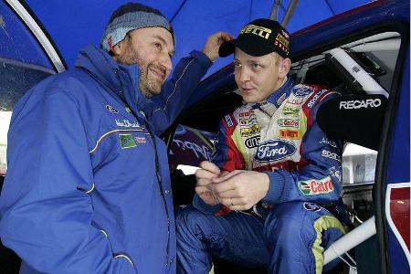Die beiden finnischen Ford-Piloten Mikko Hirvonen und ...