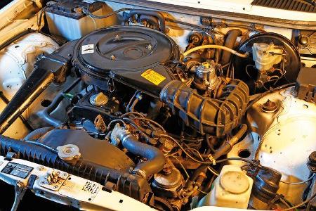 Mercedes W 123, Motor