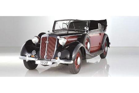 Ingo Heidenreich und Manfred Saake auf Horch 930 V Cabriolet: 3,8-Liter-V8, 92 PS, Baujahr 1939, Team Gläserne Manufaktur.