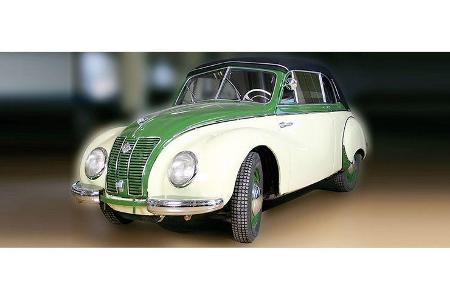Klaus Werner und Dr. Werner Olle auf DKW F9 Cabrio: 0,9-Liter-Dreizylinder, 30 PS, Baujahr 1952