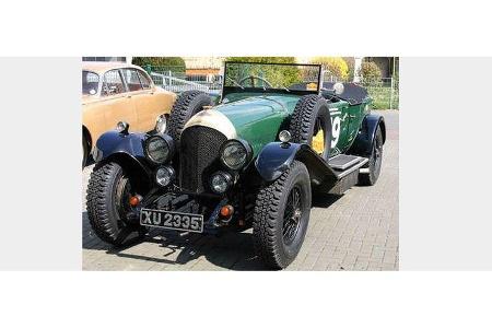 Dr. Herbert Stepic auf Bentley 3 Litre Open Tourer: 3,0-Liter-Reihenvierzylinder, 90 PS, Baujahr 1924, Team EUROGROUP