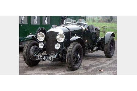 Dr. Hans-Dieter Krönung und Dr. Thomas Noth auf Bentley 4 1/2 Litre Brooklands: 4,5-Liter-Reihenvierzylinder, 200 PS, Baujah...