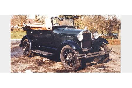 Detlef Zeidler und Heide-Lore Zeidler auf Ford A-Modell: 3,3-Liter-Reihenvierzylinder, 40 PS, Baujahr 1929
