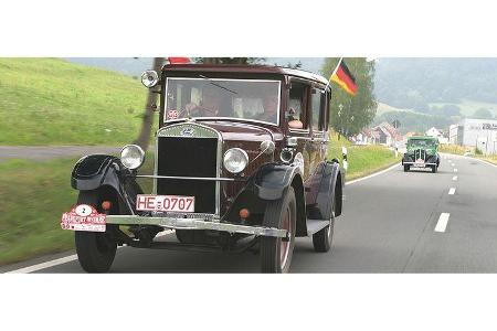 Peter Sudeck und Andrea Sudeck auf Skoda 430: 1,7-Liter-Reihenvierzylinder, 30 PS, Baujahr 1929