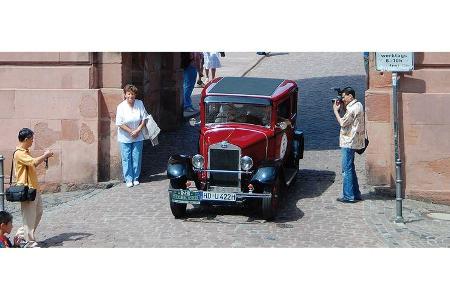 Horst Immisch und Alberta Immisch auf Skoda 422 Tudor: 1,2-Liter-Reihenvierzylinder, 22 PS, Baujahr 1930