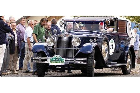 Eva Ticová und Wolfgang-Ernst Fürst zu Ysenburg auf Skoda 860 Limousine: 3,9-Liter-Reihenachtzylinder, 60 PS, Baujahr 1932