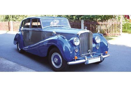 Bernhard Freiberger und Amadeus Thomas auf Bentley Mark VI Mulliner: 4,6-Liter-Reihensechszylinder, Baujahr 1952