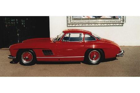 Dr. Gerhard Hage und Marion Hage auf Mercedes-Benz 300 SL: 3,0-Liter-Reihensechszylinder, 215 PS, Baujahr 1955