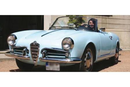 Holger Karpus und Claudia Heck auf Alfa Romeo Giulietta 1300 Spider: 1,3-Liter-Reihenvierzylinder, 80 PS, Baujahr 1961, Team...