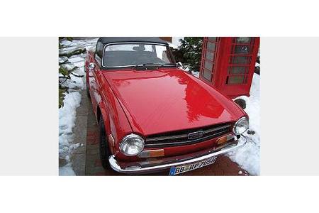 Kay Rüdebusch und Tilman Kummer auf Triumph TR 6: 2,5-Liter-Reihensechszylinder, 143 PS, Baujahr 1974
