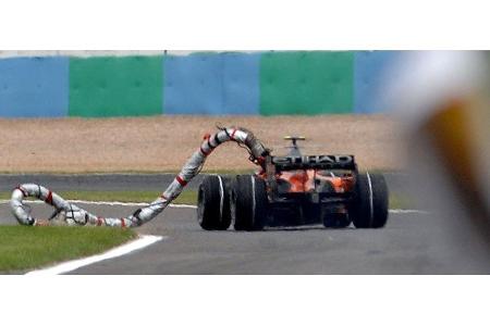Nur Albers im Spyker geht auch geheime Schlauchfahrt.
