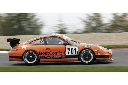 Frank Kräling, Timo Bernhard, ebenfalls im Manthey-Porsche platzierten sich auf dem neunten Platz - hinter dem Opel Astra V8.