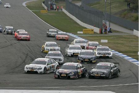 Weniger begeistert war Paul di Resta, der in der Spitzkehre von Ekström abgedrängt wurde.
