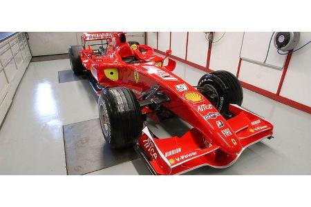 Der F2007 ist nach dem Absrpung von Sponsor Vodafone komplett rot lackiert.