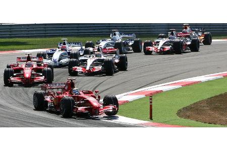 Ferrari übernahm direkt die Spitze.