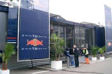 F1 Motorhomes