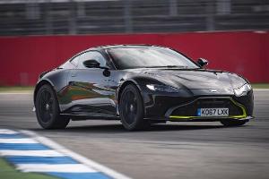 Aston Martin Vantage V8 mit Handschalter