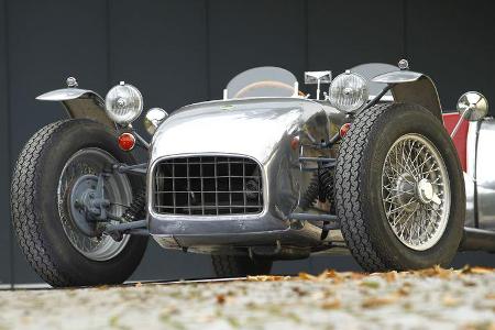 Lotus Seven S1, Front