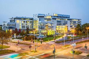 Opel-Werker bauen DS-Modell