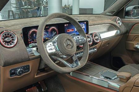Ein Alleinstellungsmerkmal: Die beiden riesigen Displays vor dem Lenkrad und auf der Mittelkonsole, die die digitalen Instru...