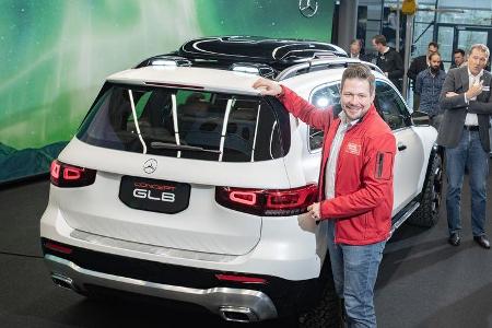 Der GLB ist knapp 1,90 Meter hoch (1,89 Meter) und überragt damit die allermeisten seiner Kunden um ein paar Zentimeter. Den...