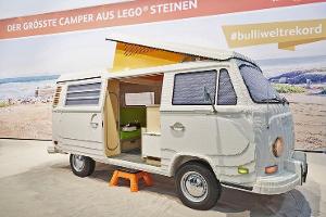 Lego-Bus in Originalgröße