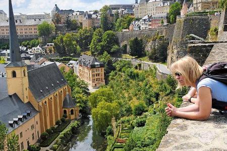 Durch den unteren Stadtteil schlängelt sich die Alzette. Durch den unteren Stadtteil schlängelt sich die Alzette.