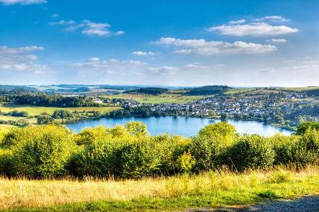 Schalkenmehrener Maar bei Daun Schalkenmehrener Maar bei Daun