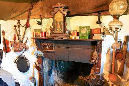 Kaminsims im Skye Museum of Island Life in Kilmuir