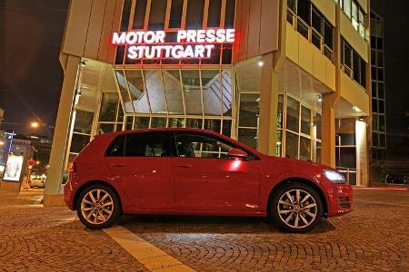 VW Golf 2.0 TDI Highline, Seitenansicht, Motorpresse