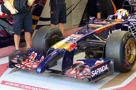Daniil Kvyat - Toro Rosso - Formel 1 - Test - Bahrain - 1. März 2014