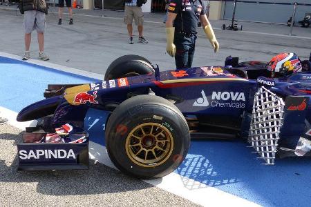 Daniil Kvyat - Toro Rosso - Formel 1 - Test - Bahrain - 1. März 2014
