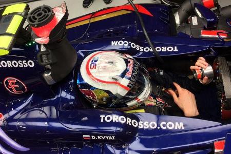 Daniil Kvyat - Helm - GP Singapur 2014