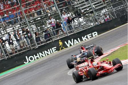 Durch eine geschickte Strategie tauchte plötzlich Sebastian Vettel im Rückspiegel von Felipe Massa auf.