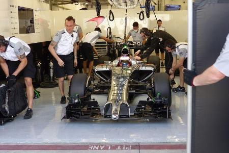 Jenson Button - McLaren - Formel 1 - Test - Bahrain - 21. Februar 2014