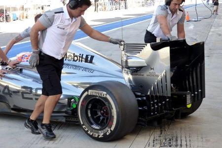 Jenson Button - McLaren - Formel 1 - Test - Bahrain - 21. Februar 2014