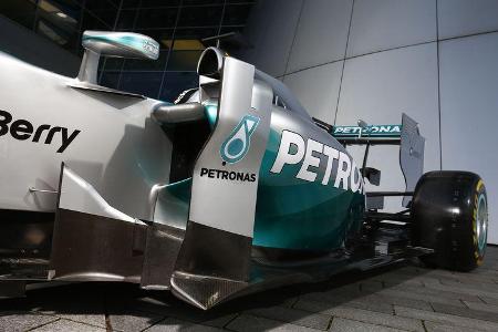 Vergleich: Mercedes W196 vs. AMG W05 - 2015