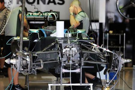 Vergleich: Mercedes W196 vs. AMG W05 - 2015