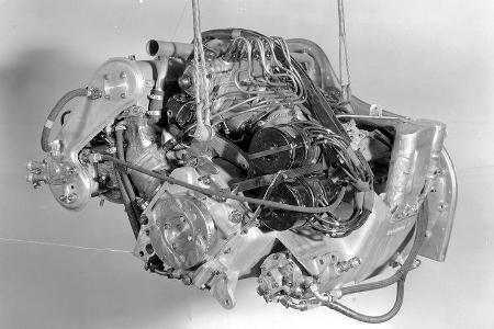 Vergleich: Mercedes W196 vs. AMG W05 - 2015