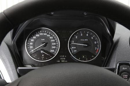 BMW 114i, Rundinstrumente