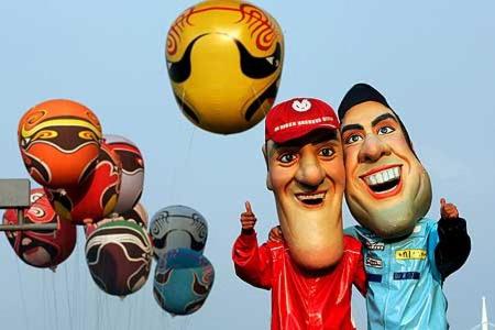 Spätestens zur Saisonmitte wird klar: Zwischen Schumacher und Alonso steht die Wachablösung an.